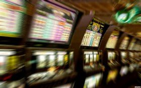 rok88 live casino dealer cantik pengalaman kasino nyata